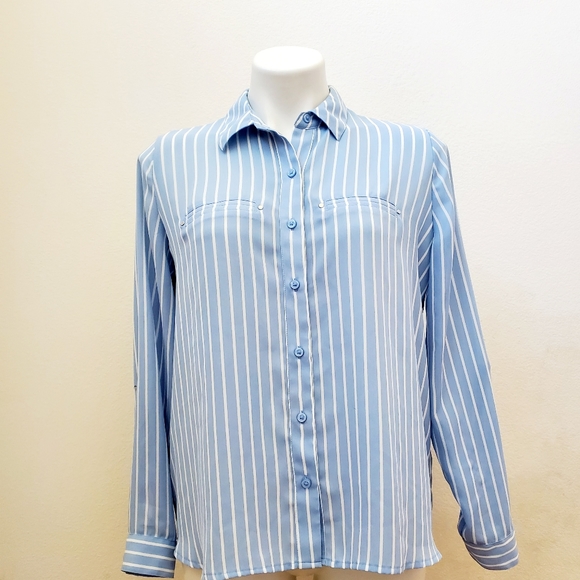 Women's Apt. 9® Convertible Button Tab Blue & White Blouses Size Petite Medium - Picture 2 of 14